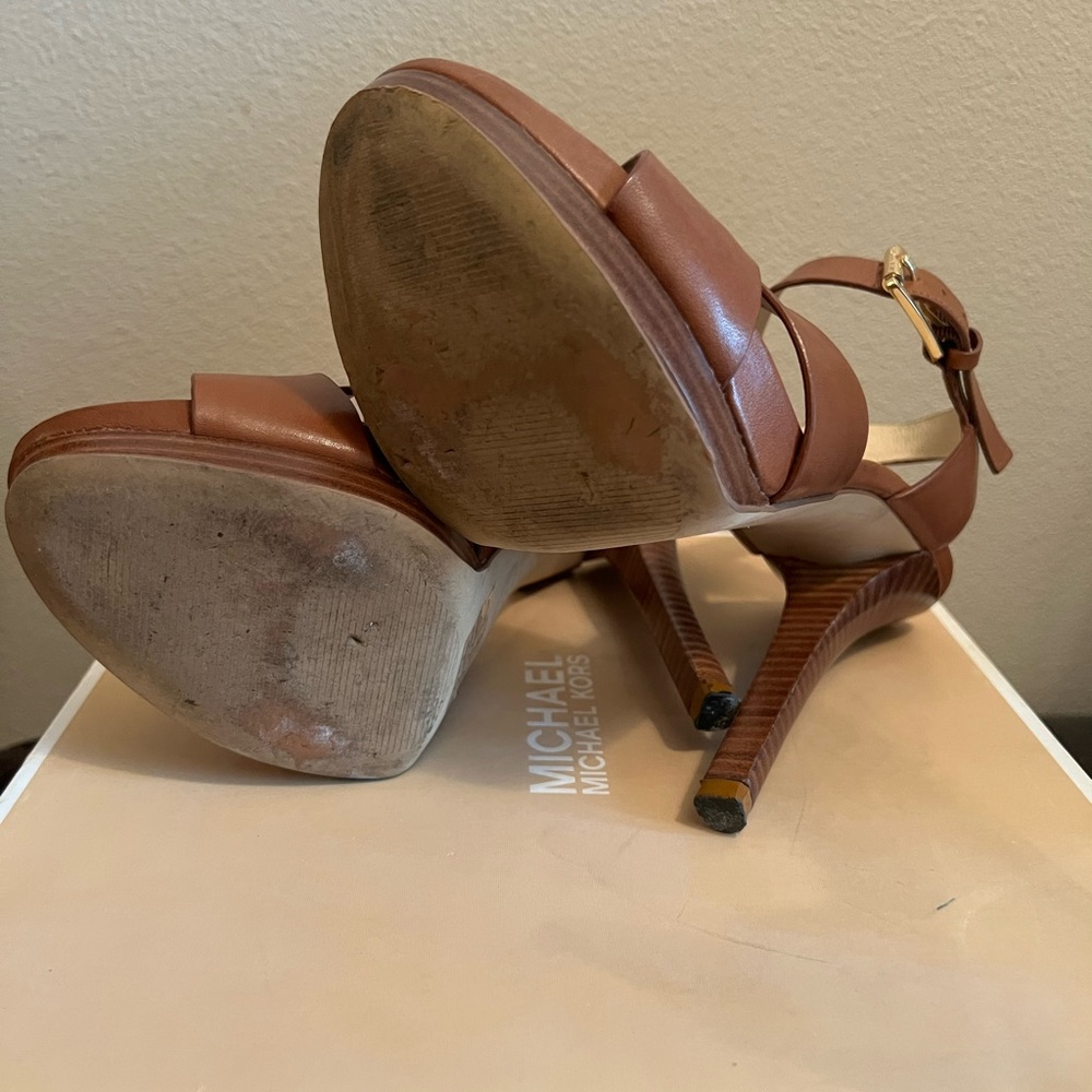 Michael Kors Oksana Sandal - Picture 3 of 4